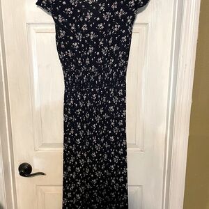 Beautiful floral dress!